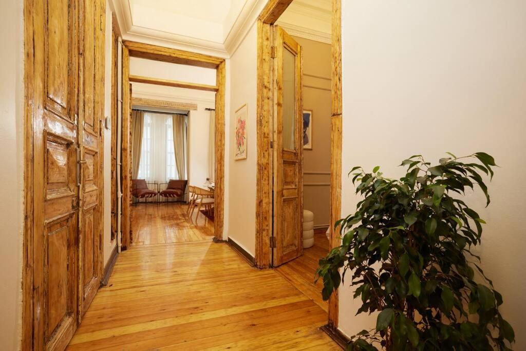 Daire Spacious 3br W Elevator&ac In Taksim İstanbul