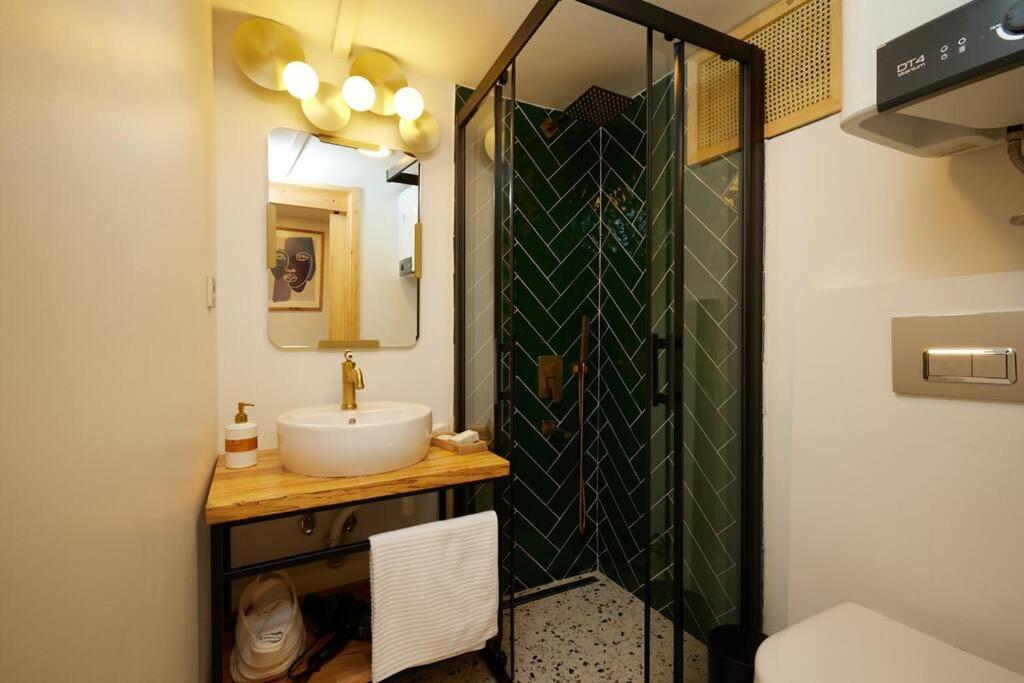 Spacious 3br W Elevator&ac In Taksim Daire İstanbul