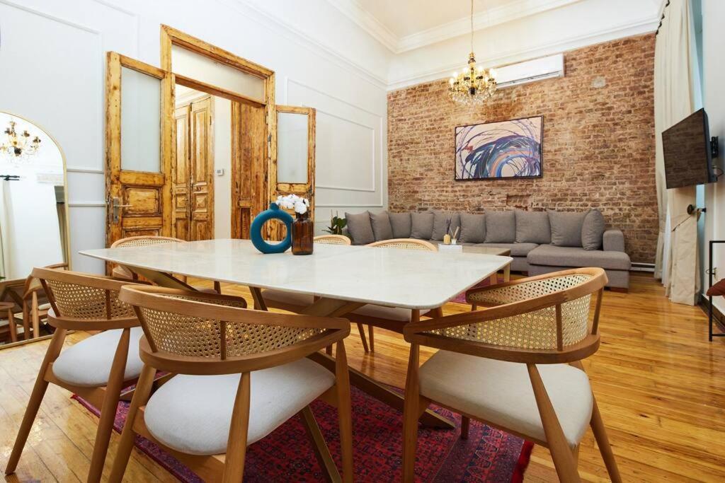 Spacious 3br W Elevator&ac In Taksim Daire *