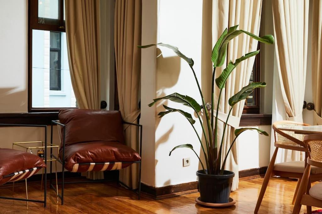Daire Spacious 3br W Elevator&ac In Taksim İstanbul